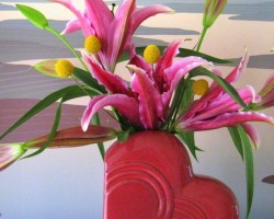 A 1980s-style floral arrangement