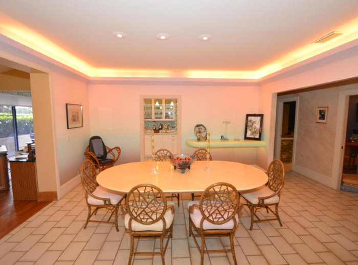 1980s dining room with recessed lighting
