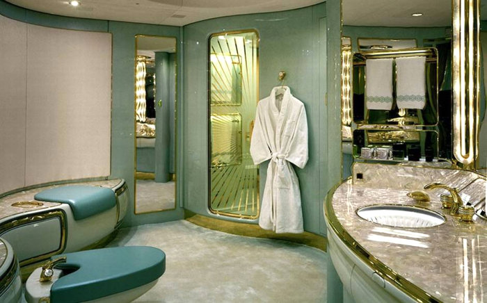 Private jet bathroom from the 1980s