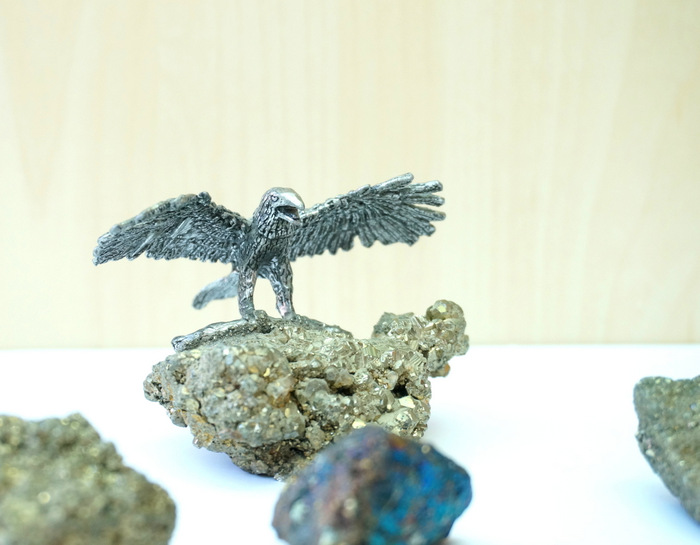 Iron pyrite figurine
