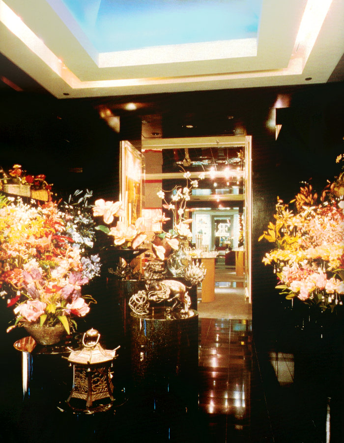 '80s retail floral arrangements