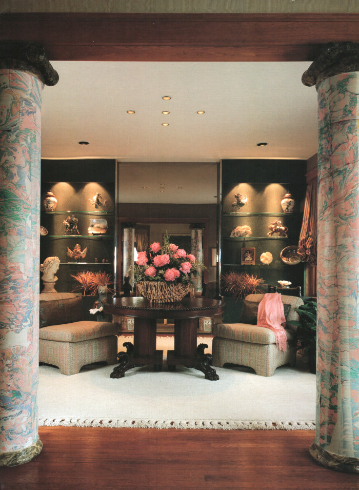 '80s dining room with columns