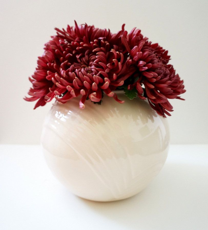 '80s vase of flowers