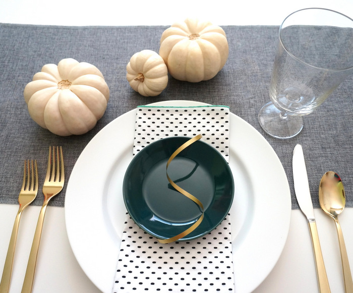 Fall table setting