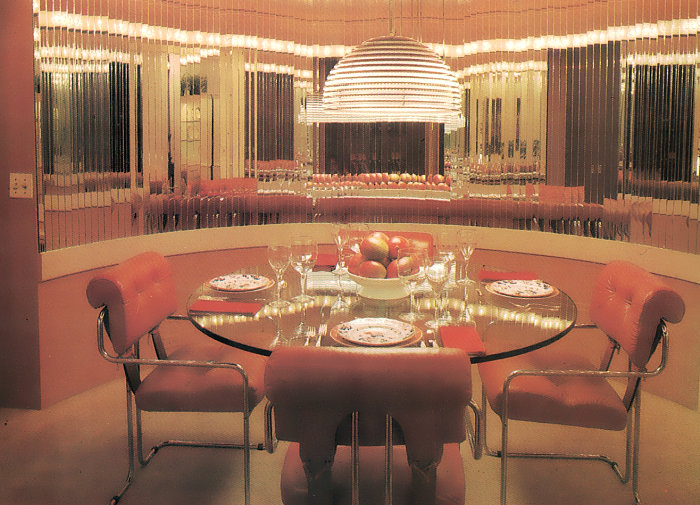 '80s mirrored dining room